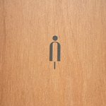 さて、問題です。どちらのマークが女性でしょう…。急いでるときにマジ難問やめてｗ