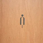 さて、問題です。どちらのマークが女性でしょう…。急いでるときにマジ難問やめてｗ