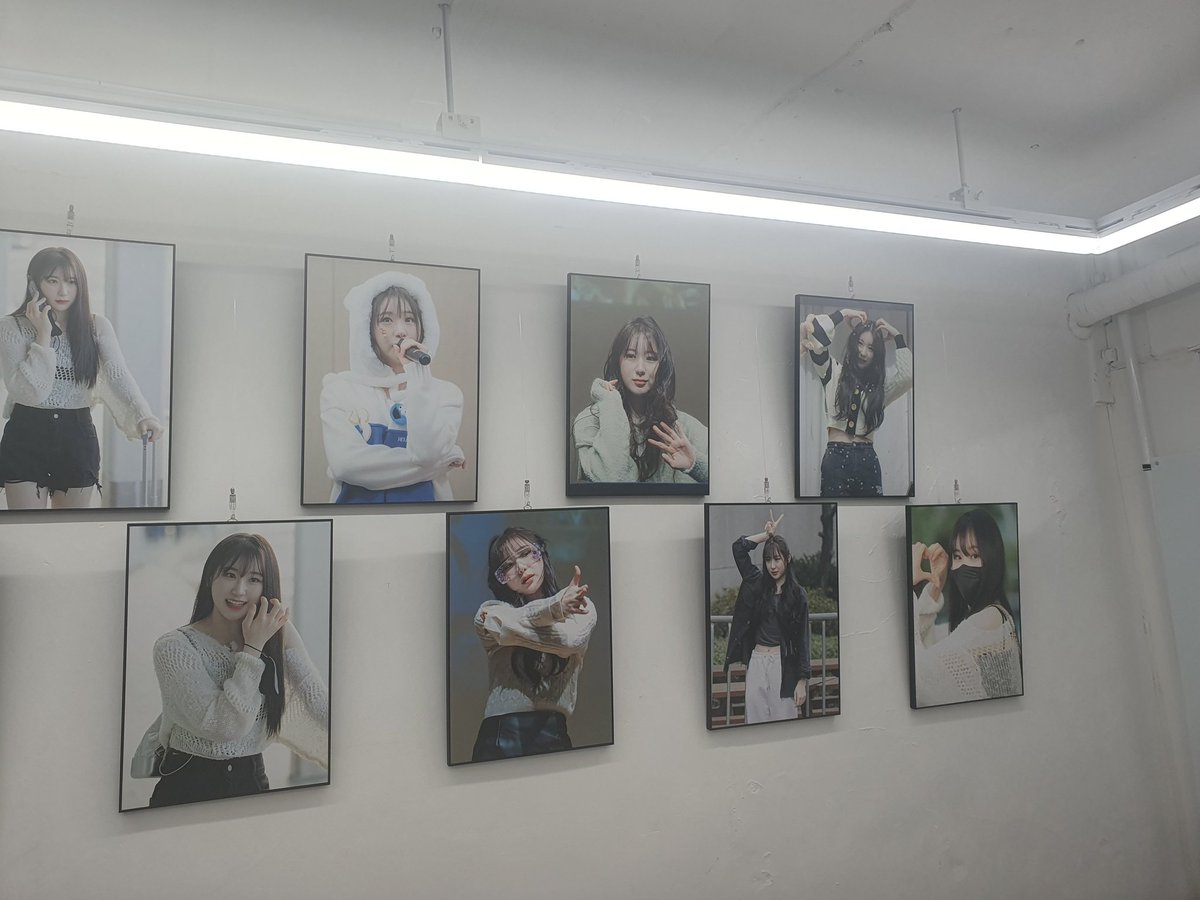 ip181029's tweet photo. #채연어르신_325번째_생신파티
#wizonemail
어제 다녀왔어요
채연이 굿즈들 어떻게 다 모으셨는지
존경스러웠어요
사인 응원봉 쇼콘봉이 너무 부럽더라구요ㅠ
채연이랑 채리쉬랑 앞으로도 행복하길 https://t.co/th4ii0PpcG