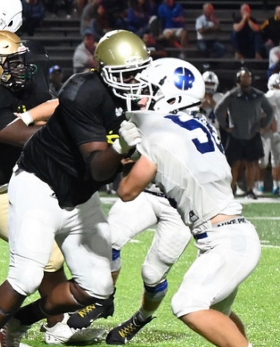 TommyKanichis's tweet photo. At a towering 6’6 290lbs the Huskies are excited to welcome another monster in the trenches Micah Walters. Micah is a long, athletic, offensive tackle that is going to continue to elevate the Huskies front line and be a contributor to future Huskies success. Welcome home Micah ! https://t.co/ahPAWH3okH