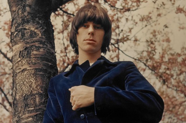 itssmithson's tweet image. Jeff Beck, innovator, pioneer, Two-time Rock and Roll Hall of Fame inductee, and one of the greatest to ever pick up a guitar, passed away yesterday. Freeway Jam, forever. RIP ❤️🕊🎸