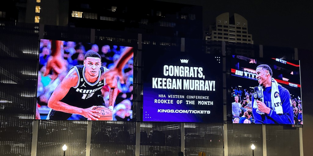 With fans packed into the <a href="/Golden1Center/">Golden 1 Center</a> to cheer on the <a href="/SacramentoKings/">Sacramento Kings</a> vs. the <a href="/Lakers/">Los Angeles Lakers</a>, it was the perfect time to celebrate #KeeganMurray being named the <a href="/NBA/">NBA</a>'s Western Conference rookie of the month! 

#Sacramento #DOOH #OOHAdvertising #DigitalAdvertising #DOCO #downtownsac