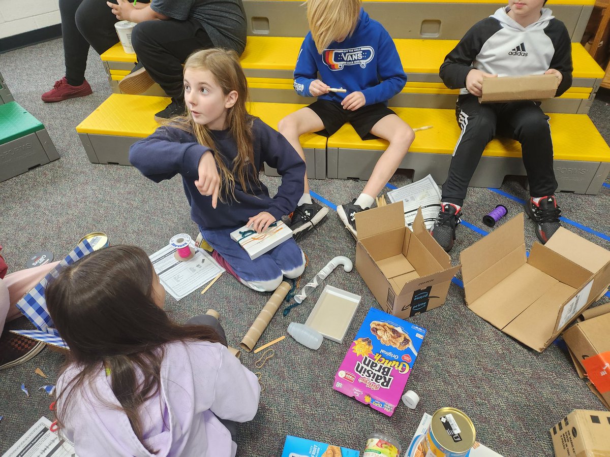 5th graders get creative during our recycled instruments project! #KWBPride <a href="/BarrettAPS/">KWBarrett Elementary</a>