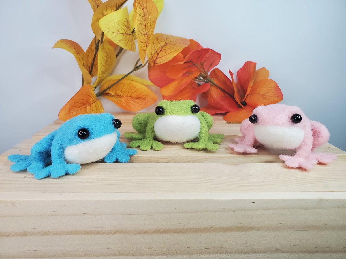 Karry_bird's tweet photo. Froggy giveaway!!

That's right, I'm giving away each of these fine gentlemen to 3 lucky people! To enter all you need to do is retweet this post and I'll randomly draw the winners this Friday evening! https://t.co/QQoa7NLdwe
