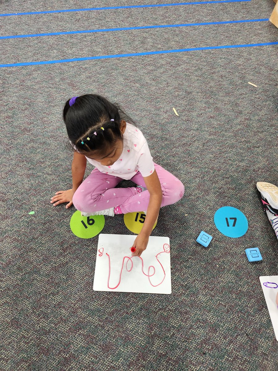 Having a blast with pitch exploration! #KWBPride <a href="/BarrettAPS/">KWBarrett Elementary</a> <a href="/KWBwelsh/">Morgan Welsh</a>