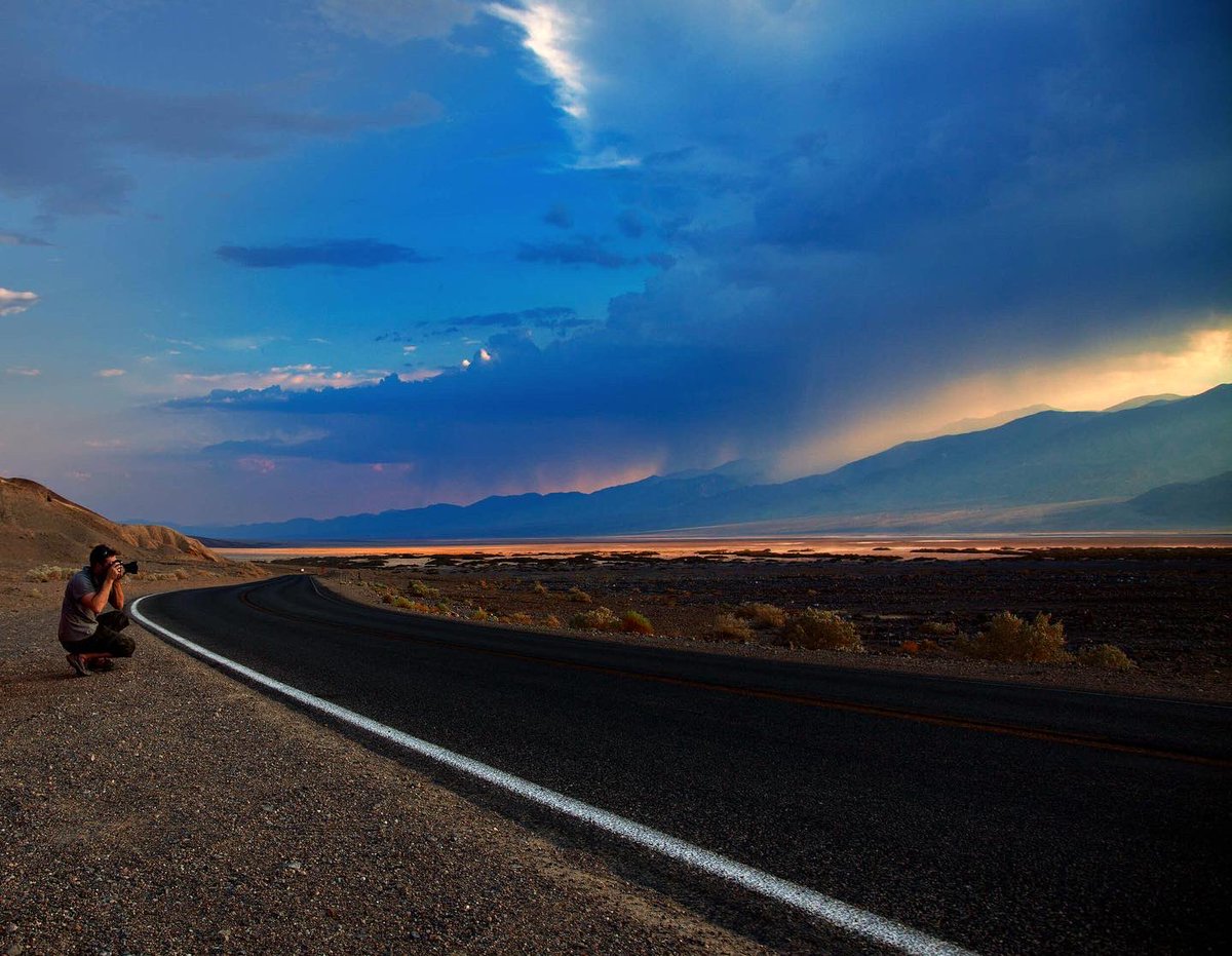jaredgmarshall's tweet image. This weeks random work photo:
🎥 Shooting landscapes in @deathvalleynps as a summer storm rolled over the mountains at sunset. Swipe to see the photo.
#societyofcameraoperators #lovemyjob #throwbackthursday #deathvalley #landscapephotography