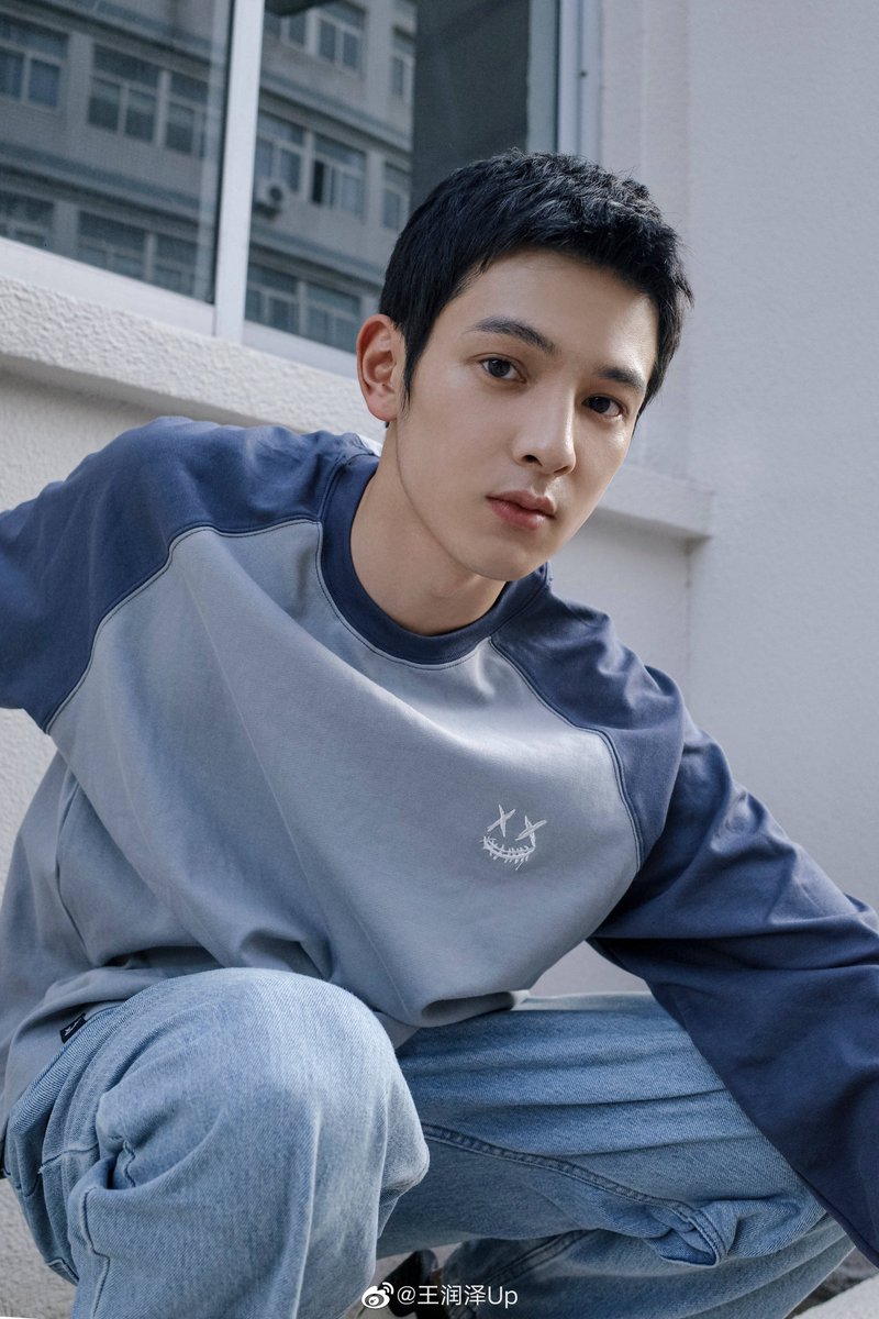 wangrunzePH_'s tweet photo. [110123]
王润泽Up Weibo Update

Stock for the New Year 😎

#WangRunZe #王润泽 #WangRunZePH https://t.co/BnZVF7MNzf