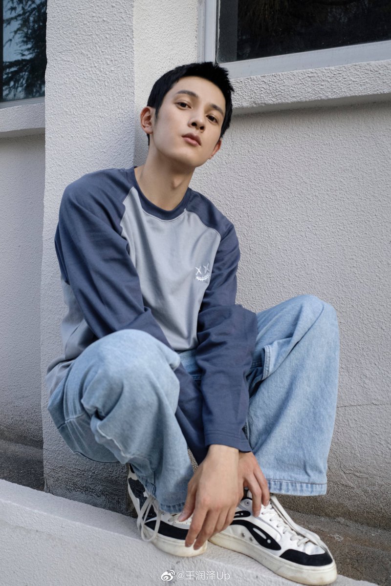 wangrunzePH_'s tweet photo. [110123]
王润泽Up Weibo Update

Stock for the New Year 😎

#WangRunZe #王润泽 #WangRunZePH https://t.co/BnZVF7MNzf