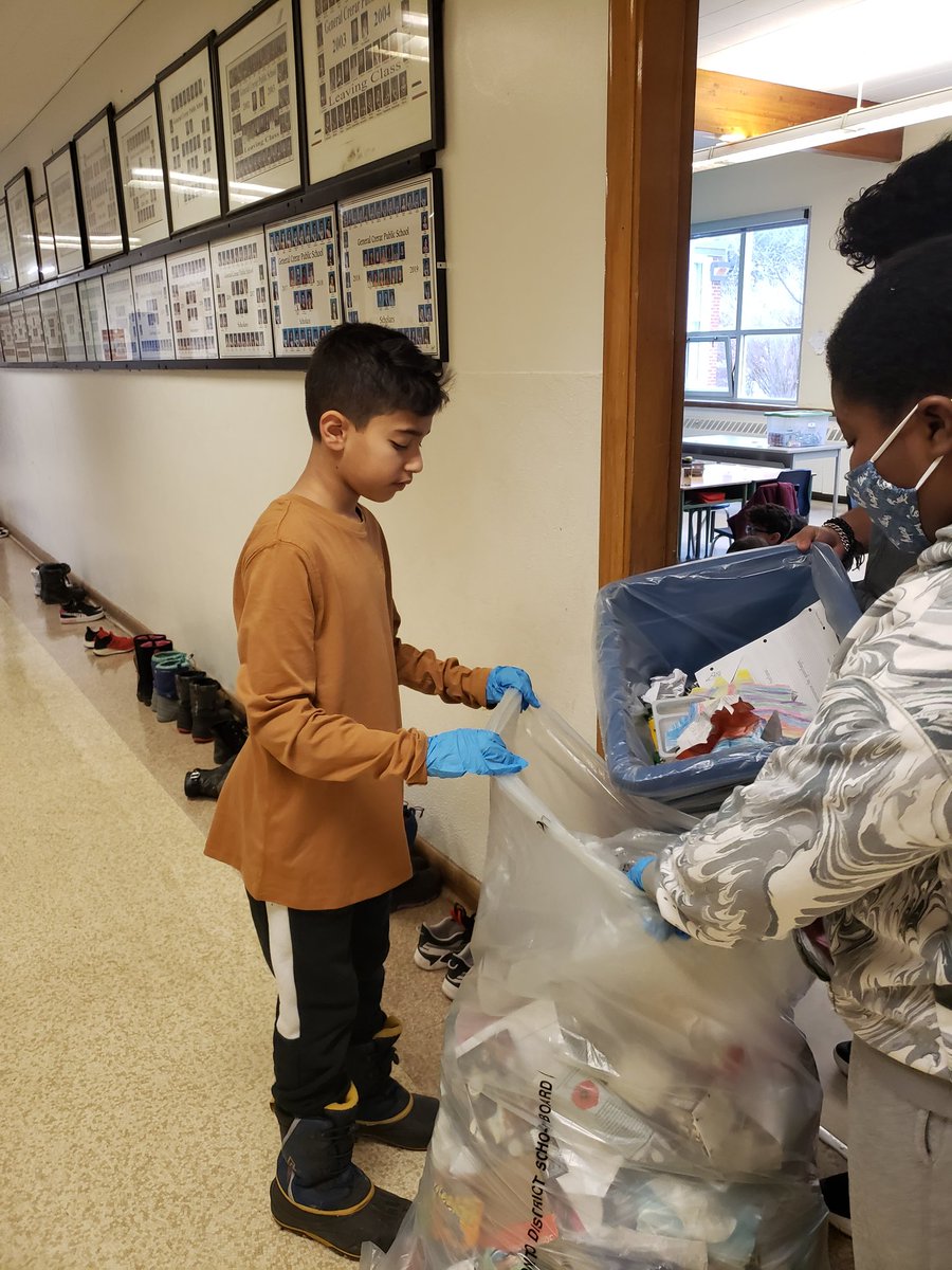 Eco Team <a href="/GenCrerar/">General Crerar P.S.</a> we started 2023 off with nature art, weekly eco meeting &amp; our amazing Ss resuming recycling &amp; composting pick up! <a href="/madame_vicky/">Vicky Mercier</a> <a href="/EcoSchoolsTDSB/">TDSB EcoSchools</a> <a href="/MrsSharonLin/">Sharon Lin</a> <a href="/JeannetteRebelo/">JeannetteRebelo</a>