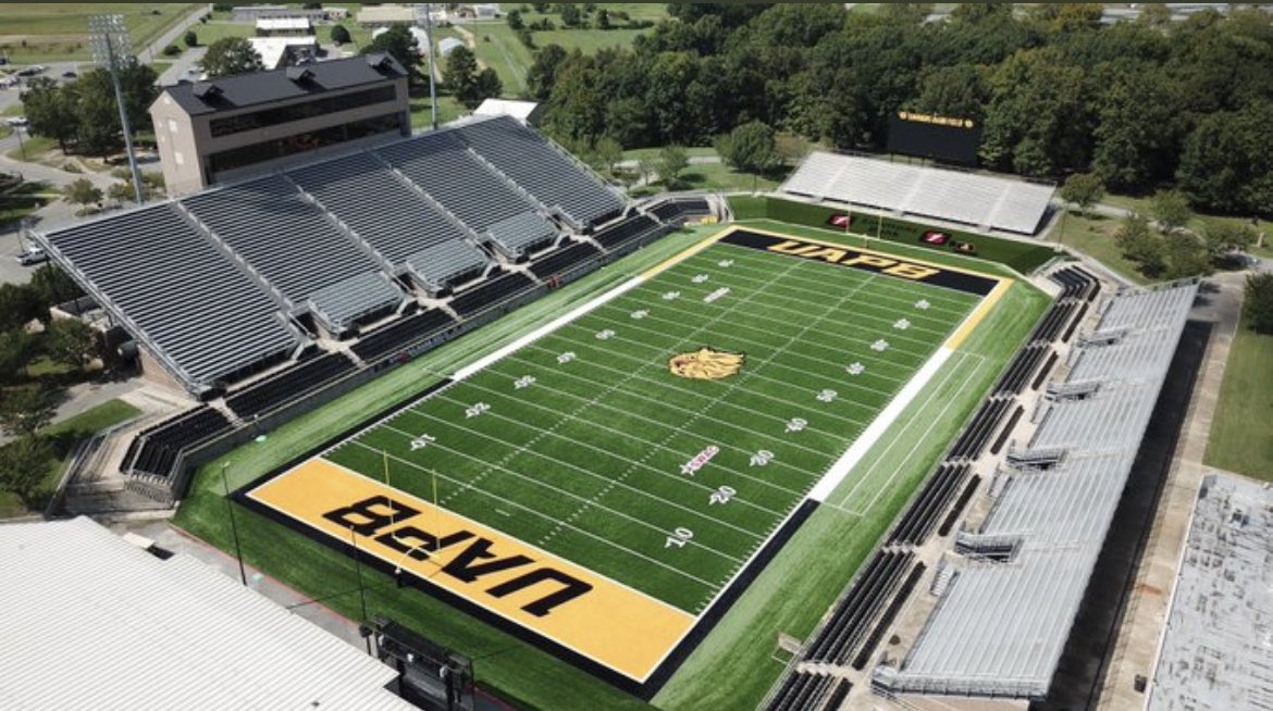 #AGTG After a great conversation with <a href="/_CoachWilks/">Ben Wilkerson</a> I am more then blessed and honored to receive an offer from <a href="/UAPBLionsFB/">𝐆𝐨𝐥𝐝𝐞𝐧 𝐋𝐢𝐨𝐧𝐬 𝐅𝐨𝐨𝐭𝐛𝐚𝐥𝐥 🏈</a> 💛🖤🙏🏾#LetsGoLions