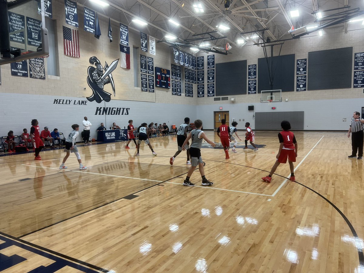Hawk_Hoops's tweet image. @Kelly_Lane_Boys putting on a DEFENSIVE SHOW!! Love the tenacity from our future Hawks!! 🦅🏀

#EEE #HawkNation #KnightGame 

@PfISDAthletics @HawkNationHHS @HendricksonFB