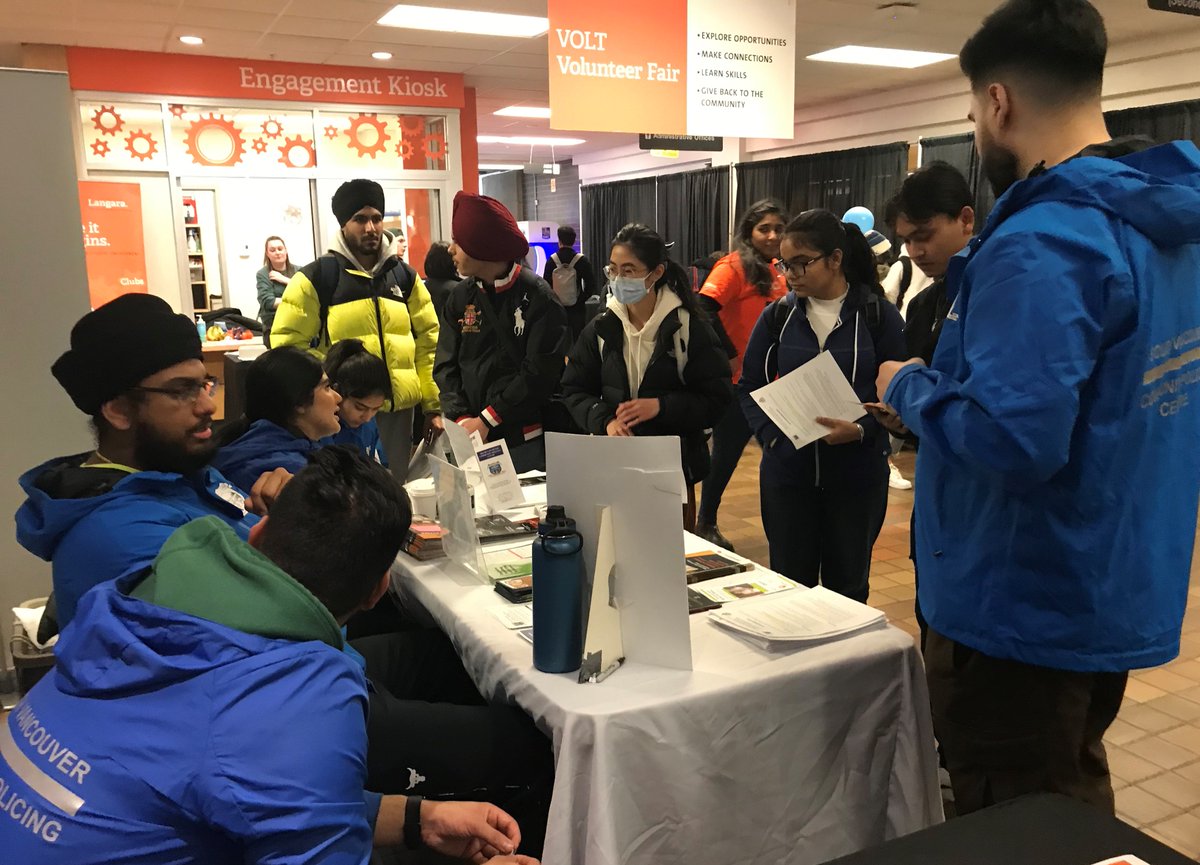 svcpc's tweet photo. Our booth attracted a lot of attention at the Langara College VOLUNTEER Fair. Over 50 students asked for an application form, and several filled them out on the spot. #communityservice @vancouverpd @vanpolicefnd https://t.co/5ekt3tFY3m