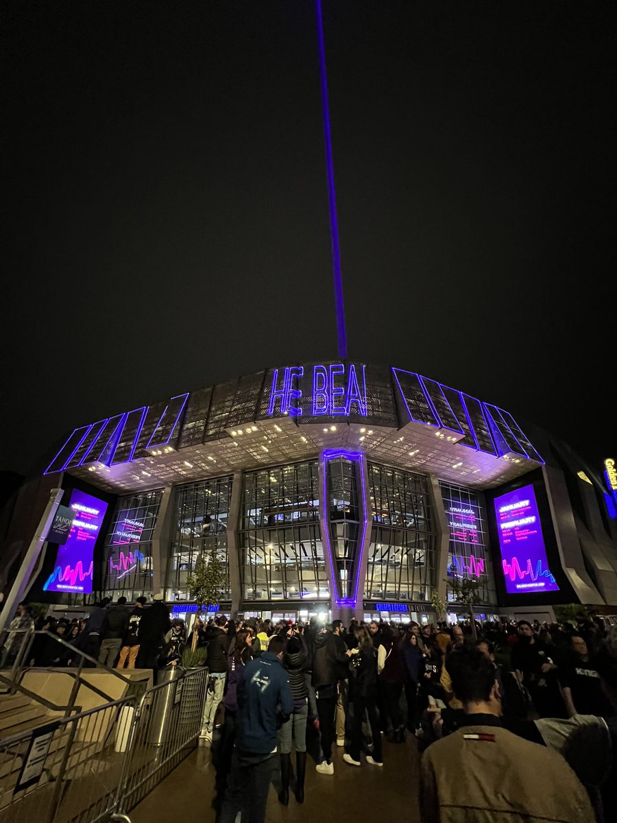 danieldu8's tweet image. The beam is lit LOL. GGs cool to see Alpy get a triple dub! Get well soon KPJ! #LetsGoRockets