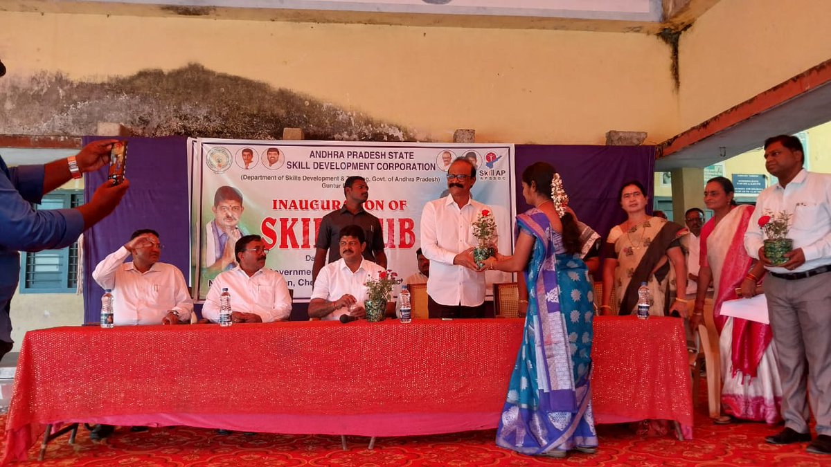 AP_Skill's tweet image. @AP_Skill has Conducted Valedictory Function for the Course-I #AccountsExecutive and Inaugurated Course-II #JuniorSoftwareDeveloper at Government Degree College #Chebrolu Distributed Certificates, Backpacks for the trainees and Offer letters under Accounts Executive course.