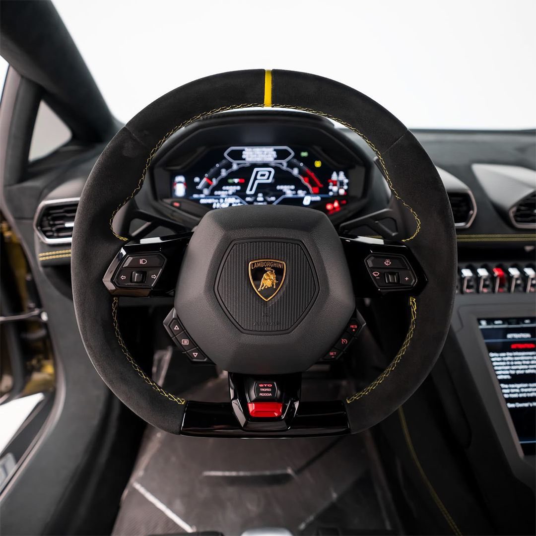 f1stmotor1's tweet photo. 𝟐𝟎𝟐𝟐 𝐋𝐚𝐦𝐛𝐨𝐫𝐠𝐡𝐢𝐧𝐢 𝐇𝐮𝐫𝐚𝐜𝐚𝐧 𝐒𝐓𝐎

𝐄𝐧𝐠𝐢𝐧𝐞: 𝟓.𝟐𝐋 𝐕-𝟏𝟎 𝐄𝐧𝐠𝐢𝐧𝐞
𝐓𝐫𝐚𝐧𝐬𝐦𝐢𝐬𝐬𝐢𝐨𝐧: 𝟕-𝐒𝐩𝐞𝐞𝐝 𝐀𝐮𝐭𝐨𝐦𝐚𝐭𝐢𝐜
 𝐇𝐨𝐫𝐬𝐞𝐩𝐨𝐰𝐞𝐫: 𝟔𝟒𝟎 ���𝐨𝐫𝐬𝐞𝐩𝐨𝐰𝐞𝐫
𝐓𝐨𝐫𝐪𝐮𝐞: 𝟓𝟔𝟓 𝐍.𝐌
 𝐃𝐫𝐢𝐯𝐞𝐭𝐫𝐚𝐢𝐧: 𝐑𝐞𝐚𝐫 𝐖𝐡𝐞𝐞𝐥 𝐃 https://t.co/edU7gShZsl