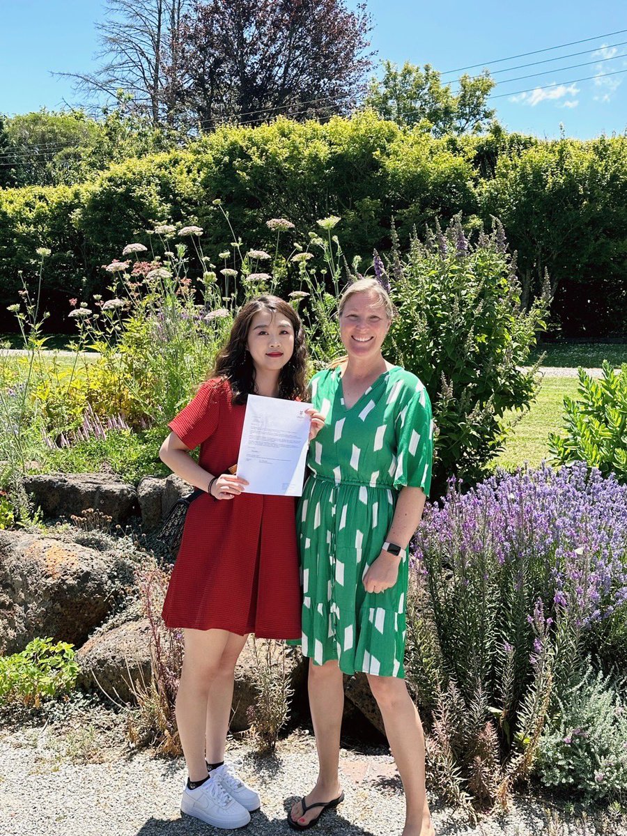 LuonanX's tweet photo. Well, it is the last week before I formally work as a postdoc in the University of Sydney. Much appreciated for the support from my dear supervisor Suzanne @sneville15 and SoC, UNSW during my PhD study! Yes, I can title myself with Dr in the future! 🎉🎉 https://t.co/OPXbki0A4D