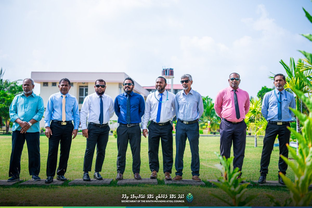 GdhAtollCouncil's tweet photo. އެމްއެންޔޫ ތިނަދޫ ކެމްޕަހުގެ އައު ތިންބުރީ އިމާރާތުގެ ބިންގާ އެޅުމުގެ ރަސްމިއްޔާތުގެ ތެރެއިން
މިއަދު ހެނދުނު ކުރިއަށްދިޔަ މި ރަސްމިއްޔާތުގައި ގދ.އަތޮޅު ކައުންސިލް ރައީސް އާއި ނައިބް ރައީސްގެ އިތުރުން އަތޮޅު ކައުންސިލް މެމްބަރުން ވަނީ ބައިވެރިވެވަޑައިގެންފައެވެ.
@mnu_tc 
@MNUedu https://t.co/qsEBBNmh64
