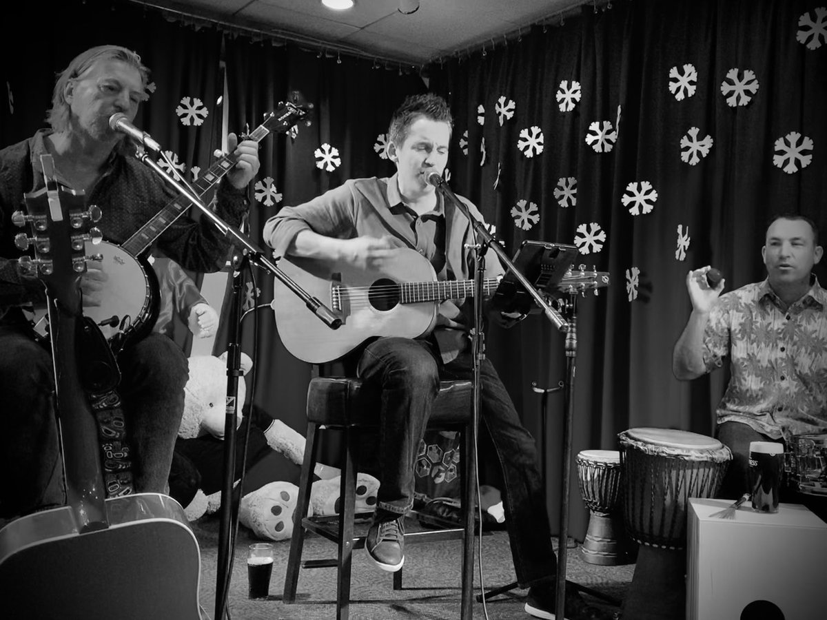 Excited to play some live music at the Lynn Valley Legion tomorrow (Thurs), kicking it off at 7p. Who says you can’t have fun in January? Come on out! #NorthVan #livemusic