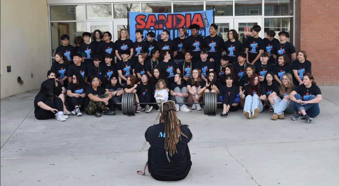 MsChavez_SHS's tweet photo. 🍉🍉 Coach Dee McG is great with these kiddos! So excited to see what is ahead for this team! @shspowerlifting #Sandiapowerlifting @MrsGonzales_SHS
@AD_Weems https://t.co/zu3ibeoxXc