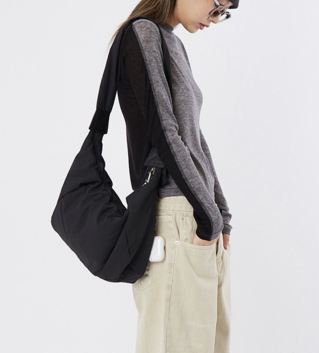 ftns_kb's tweet photo. ตามหา #raucohouse รุ่น Bake Strap Crossbody สีดำ 1 ใบ พร้อมส่งค่ะ https://t.co/KFza6krdvS