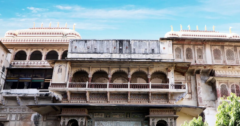 char_shri's tweet photo. #CITYPALACE, Built in the fourteenth century, the monumental City Palace was originally built by Arjun Pal.

Mobile +91-9950991422
Email - shricharbhujatravels1422@gmail.com
website - https://t.co/UhkoG5xnY5

#RajasthanBudgetTours
#RajasthanDayTrips
#RajasthanCityTours
#CarRental https://t.co/UACwZ25hVt