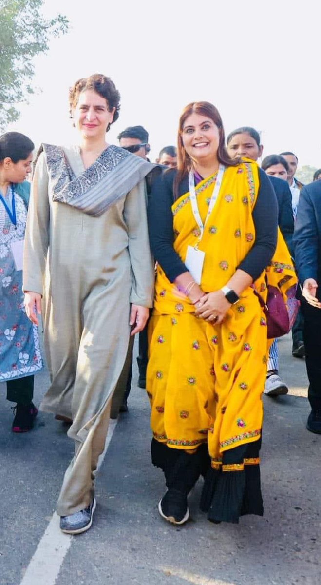 कांग्रेस महासचिव आदरणीय दीदी @priyankagandhi जी को जन्मदिन की हार्दिक शुभकामनाएं और बधाई। आप दीर्घायु हों ईश्वर से ये कामना करती हूँ। #HappyBirthdayPriyankaGandhi