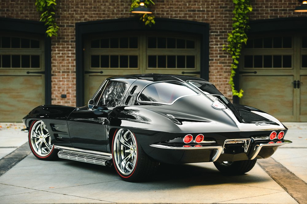 rickyricksmusic's tweet photo. 1963 CHEVROLET CORVETTE SPLIT-WINDOW CUSTOM COUPE  (yea or nay) https://t.co/GQ9CQumqUQ