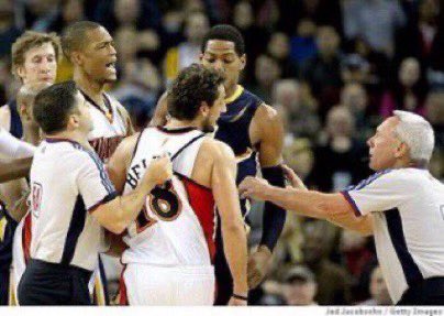 1/11/2009 – The Warriors break their five game losing streak by beating the Pacers 120-117.