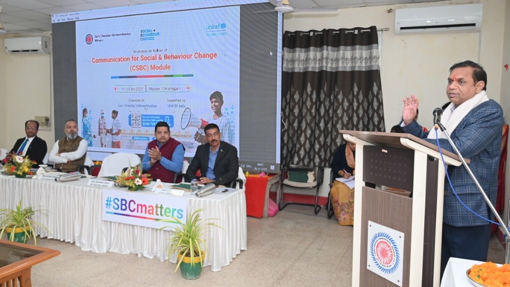 Guru Ghasidas Vishwavidyalaya (Central University), Bilaspur hosted a three-day workshop on the rollout of the Communication for Social and Behaviour Change (CSBC) Module in collaboration with <a href="/UNICEFIndia/">UNICEF India</a> from January 9-11, 2023. #sbcworks
<a href="/SanjayUN/">Sanjay Singh</a> 
<a href="/chakrawalalok/">Prof. Alok Kumar Chakrawal</a> 
<a href="/ggv_smc/">Guru Ghasidas Vishwavidyalaya, Bilaspur</a>
