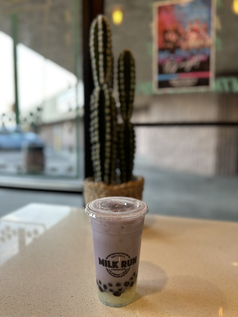 kingchiru15's tweet photo. #TaroBobaTea @MilkRunBoba - one of the best boba tea shop in @visitphoenix downtown!
#BobaTea #BubbleMilkTea #TapiocaBalls https://t.co/1z36xYnrSa