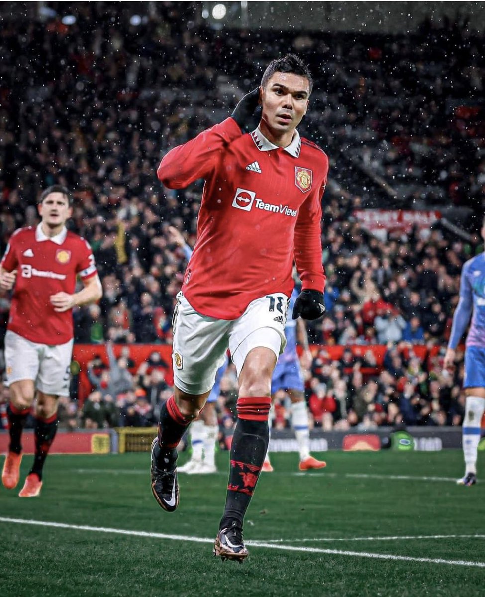 UtdLoyals_'s tweet photo. Just settle it once &amp; for all.. who’s the better CDM.. (it’s obvious really) 😂😅

Like for Casemiro 👍🏼 #MUFC
Retweet for Thomas Partey 🔁 #AFC https://t.co/TKz8UxEfzG