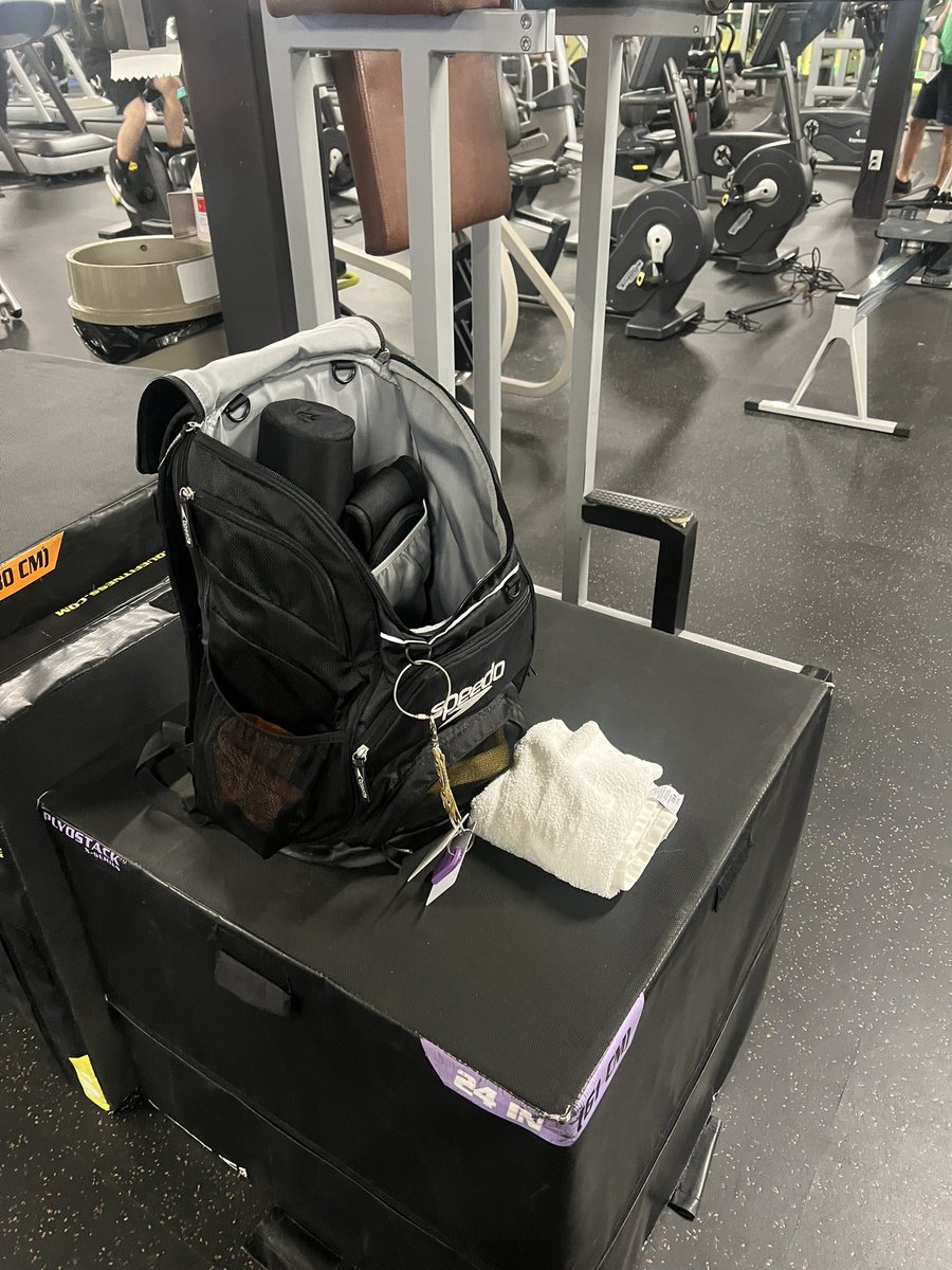 RandolphMacLEAN's tweet photo. #2023goals the gym/fitness journey day 8, school is in it’s great to have our students back, shoulders and back today. #summergoal #peanutbutter #thestruggleisreal #backater #whobroughttheoldguy #interestingtimes #lovethejourney https://t.co/P9ta5OGRDd