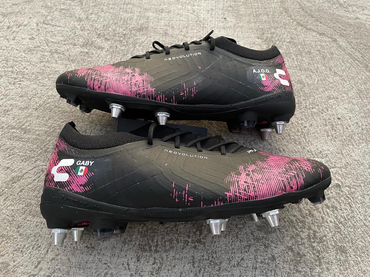 TachoMexTc's tweet photo. Un placer #entintardemagia y modificar la suela de los @CharlyFutbol #charlyneovolution de @erikvera_21 , @elcachas_ muchas gracias por confiar en #tachomex #tucalzadonuestrapasion #custom #customized #modomutante #fg #sg #charly #pfx #neovolutionpfx https://t.co/u03jYDvq4S