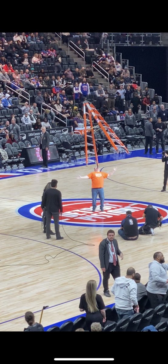 ChiefDief's tweet photo. A grill, a wheelbarrow, a table, a ladder?! What can’t this man balance on his chin? #BetterThanRedPanda https://t.co/eKGVzhguA6