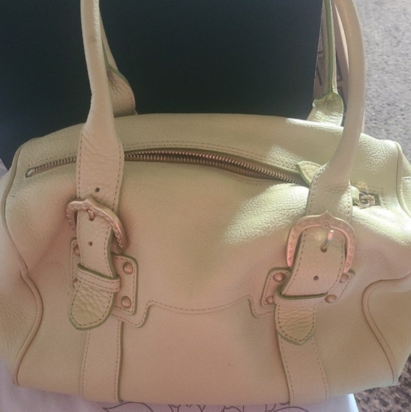 kimboC21's tweet photo. So good I had to share! Check out all the items I'm loving on @Poshmarkapp #poshmark #fashion #style #shopmycloset #dooneybourke #maurices #littlelionsandladybugs: https://t.co/E5y5vM8tX2 https://t.co/ghtX95QL3v