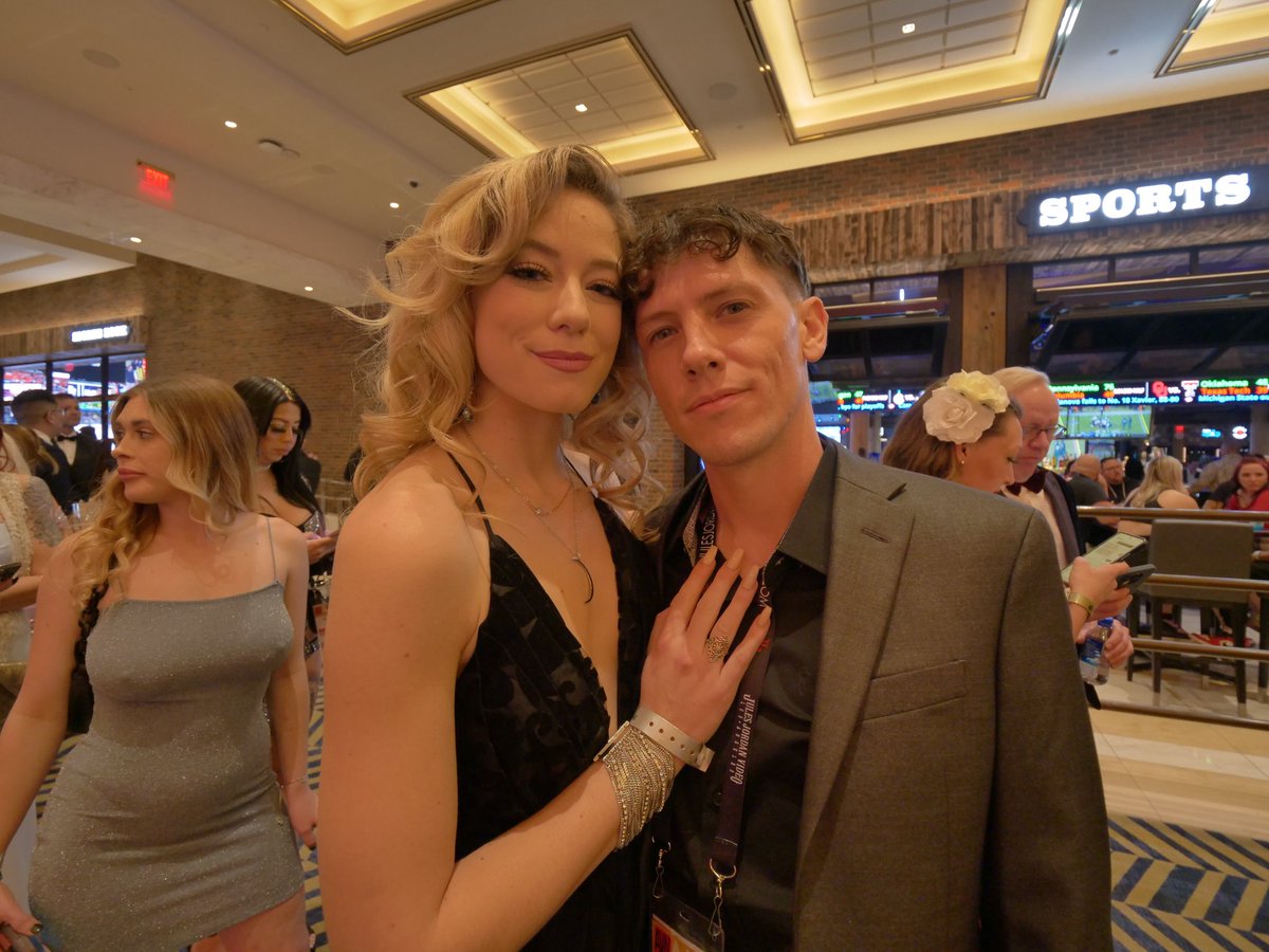 Rion King on Twitter: "This girl! @riverlynnxxx It was an honor to walk the carpet with you for