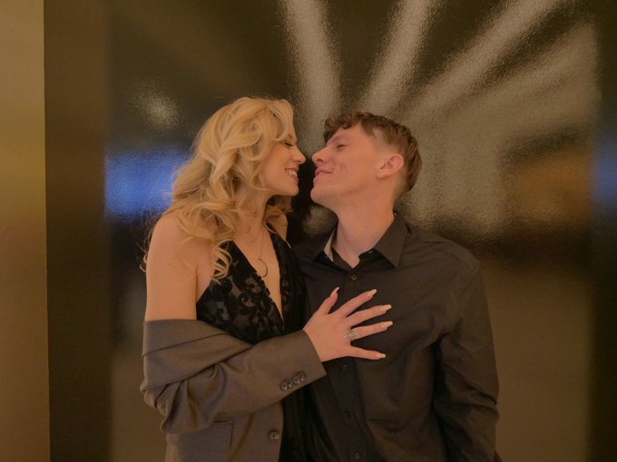 This girl! @riverlynnxxx It was an honor to walk the carpet with you for your first time. You're an amazing<a class="tags" href="/tag/riverlynnxxx">@riverlynnxxx</a><a href="/tag/mvsales"class="tags"><span>#mvsales</span></a>