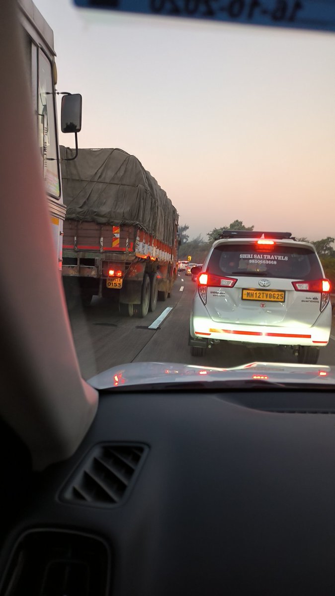 Stationary traffic, now nose to tail and barely moving leading to ghats Pune to Mumbai ETA of 0800 now 0924 per google maps - be patient.