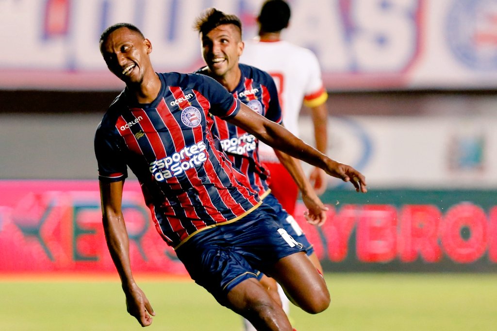ecbahia's tweet photo. 👏🏽 Comemora, Rezende! Apareceu na área e cravou seu 2º gol com a camisa azul, vermelha e branca #BahiaÉOMundo #BrocaiPorNós https://t.co/oasolg92EZ