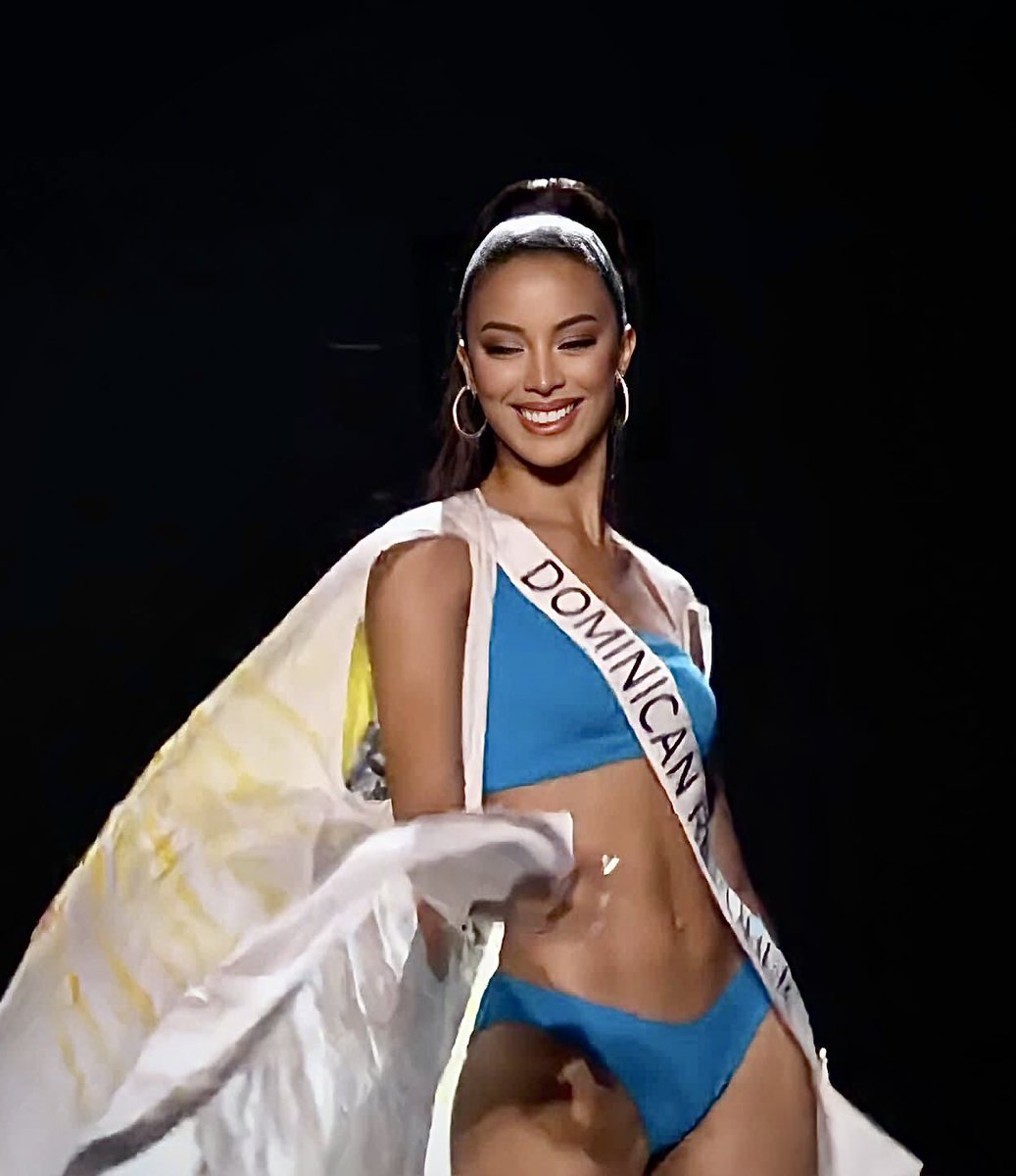 alksdnvrs's tweet photo. Serving us with right balance of attitude, grace and poise! She’ll get a spot! #DominicanRepublic  #71stMissUniverse https://t.co/yfF6cwMsX2