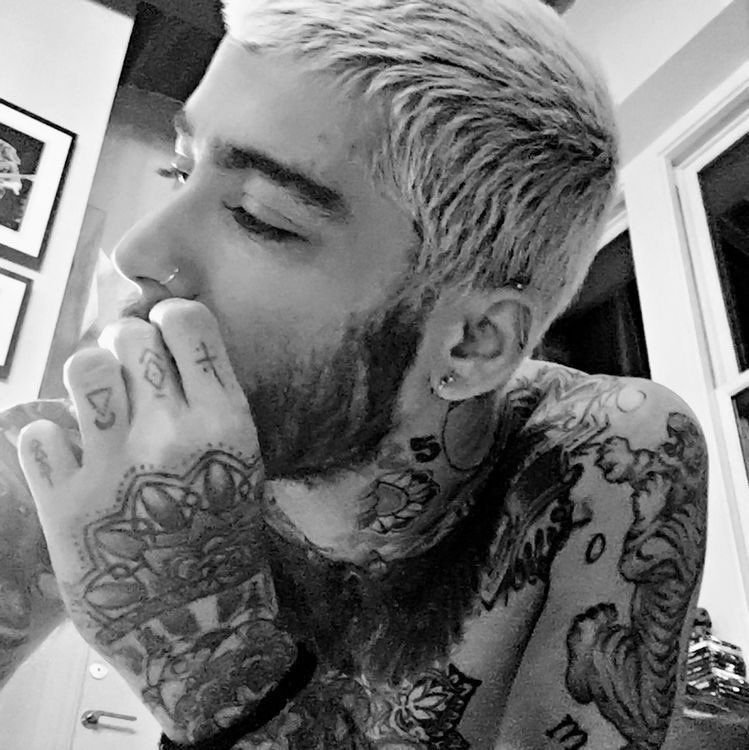 claudialiuzzi20's tweet photo. 30.
Happy birthday to the one man I will love for life.
I owe you everything🤍.
#HappyBirthdayZayn https://t.co/ydUJ7KM3DQ