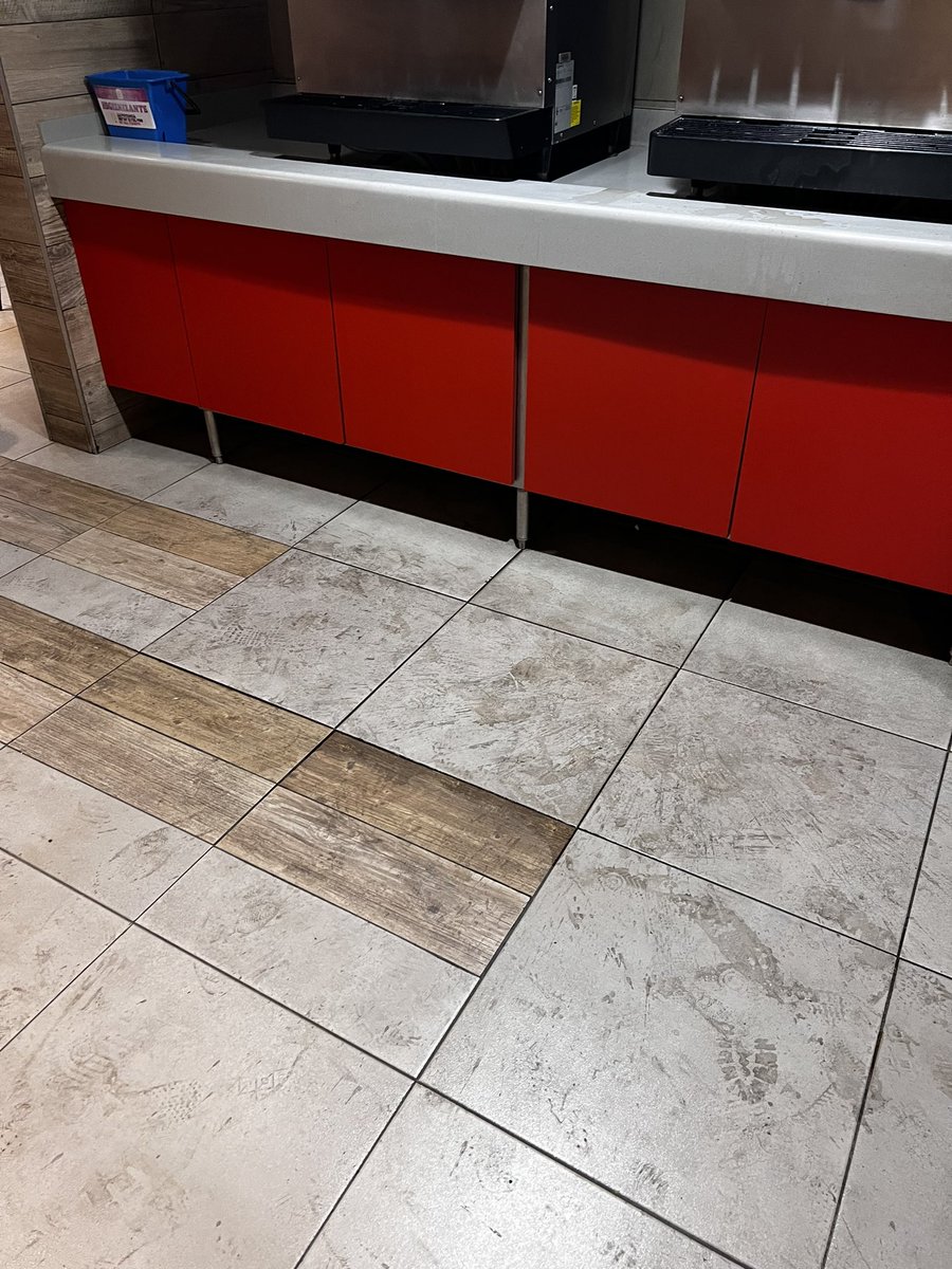 Yerry_sanchez's tweet photo. @BurgerKingMX sucursal doctor Galvez CDMX.
 Ojo a la higiene aquí. https://t.co/CQBxwINJdS