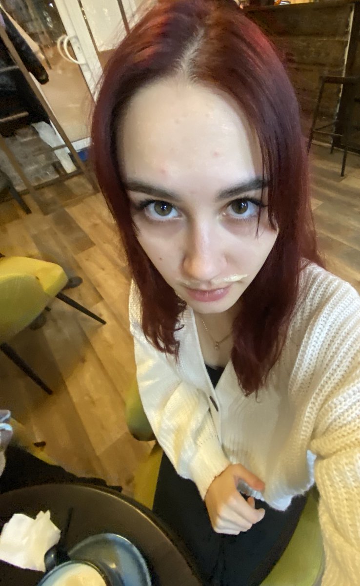 krs_twt's tweet photo. и фотались по большей части на 0,5 камеру😭🤚 https://t.co/DJjLxqeI2p