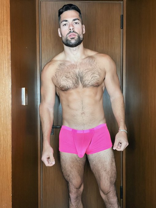 RT if you love pink👀❤️ https://t.co/WovqeM4SWt