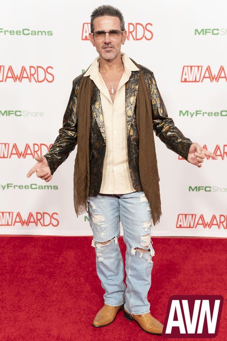 2023 AVN awards red carpet. https://t.co/4HWdQKDfnB