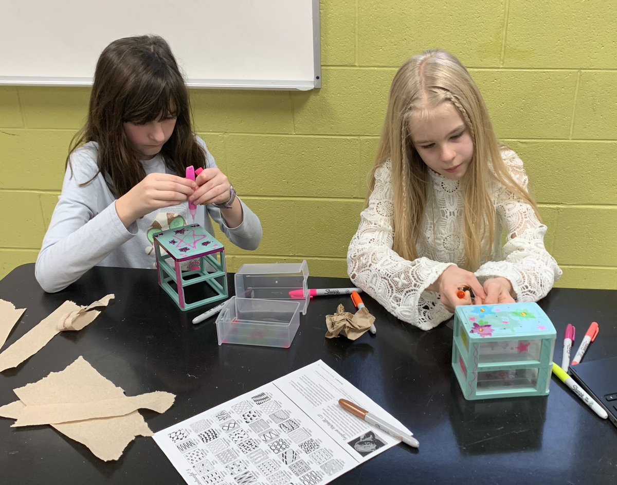 atseff_laura's tweet photo. First day of Crafty Crew Art Club @WJHS_Wildcats @Naperville203 was a success! #QualityProducers @hominstitute #CreatingImaginingInnovating #PartnersInGrowth https://t.co/fSkg3O8nAB