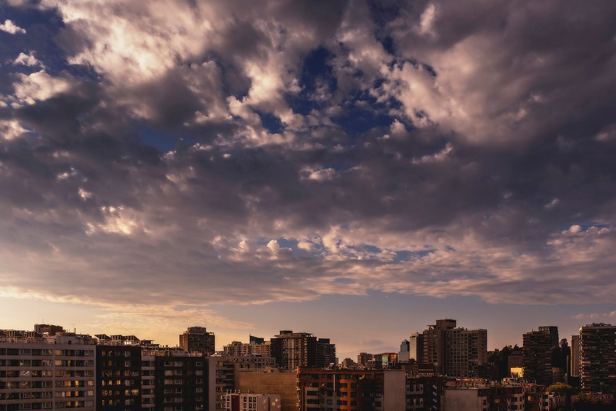 dark0712's tweet photo. Santiago 20:00 hrs. 😎

#santiago #cityscapes #cityphotography #Chile https://t.co/x2NcdY0ZBZ