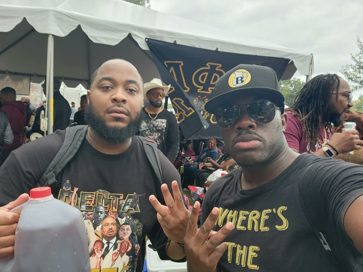 BrightPledge85's tweet image. "This thing of ours, oh this thing of ours
A fraternity of [🔌] ringing off 
I just happen to be alumni
Too legit, they still looking at me with one eye"
🤙🏿💡👨🏿‍🎓🥶💀☠️🦍
#1949
#DDT
#Spring06
#TreClub
#WAWG
#TSUHC2022
#TxSUHC2022