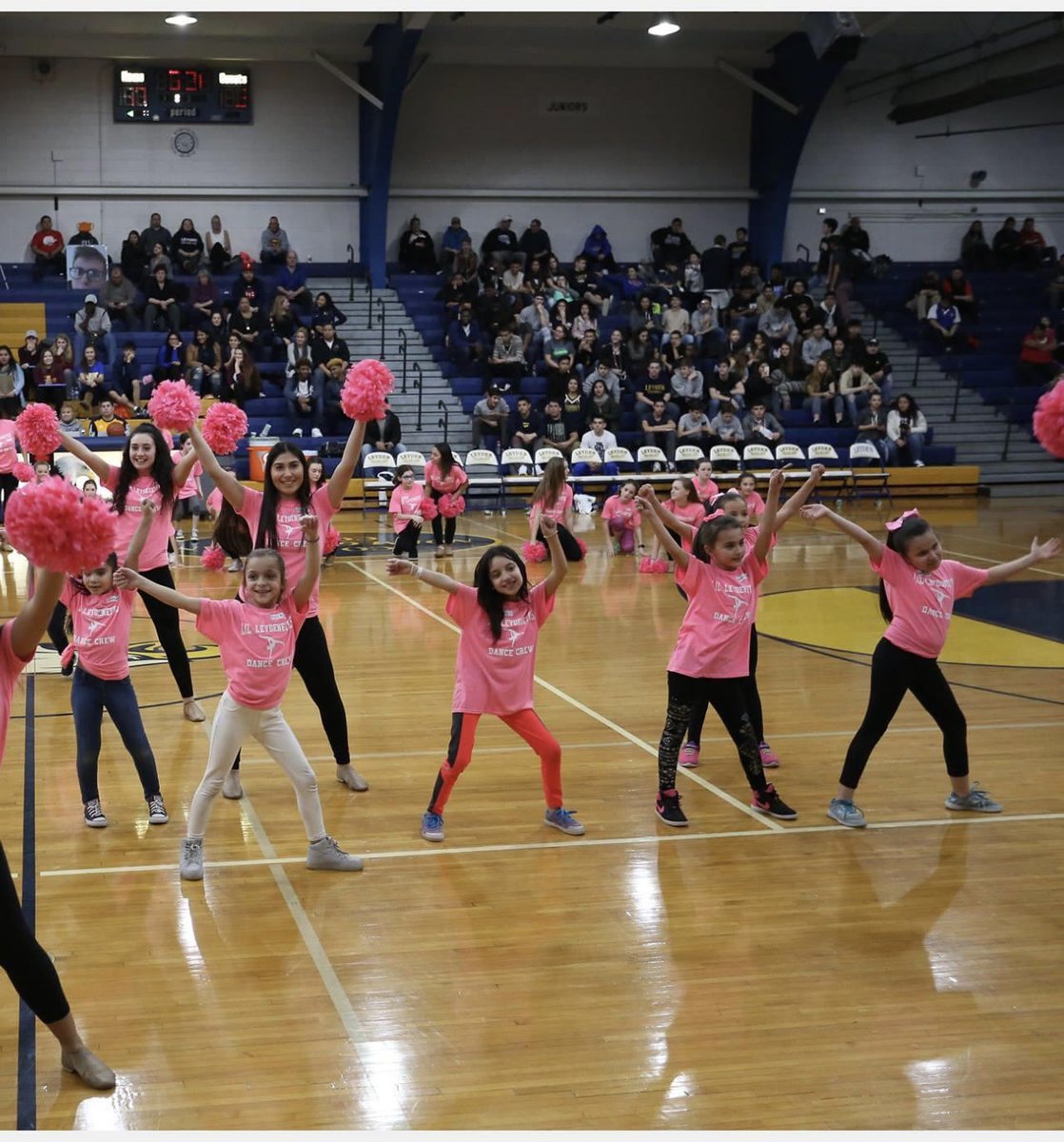 We are less than one month away from our Little Leydenettes fundraiser! Click the link on our bio to sign up. Contact Coach Cieplinski or Coach Thomas for more information! 

We are so excited to dance with you! 💕 #leydenpride #leydenettes