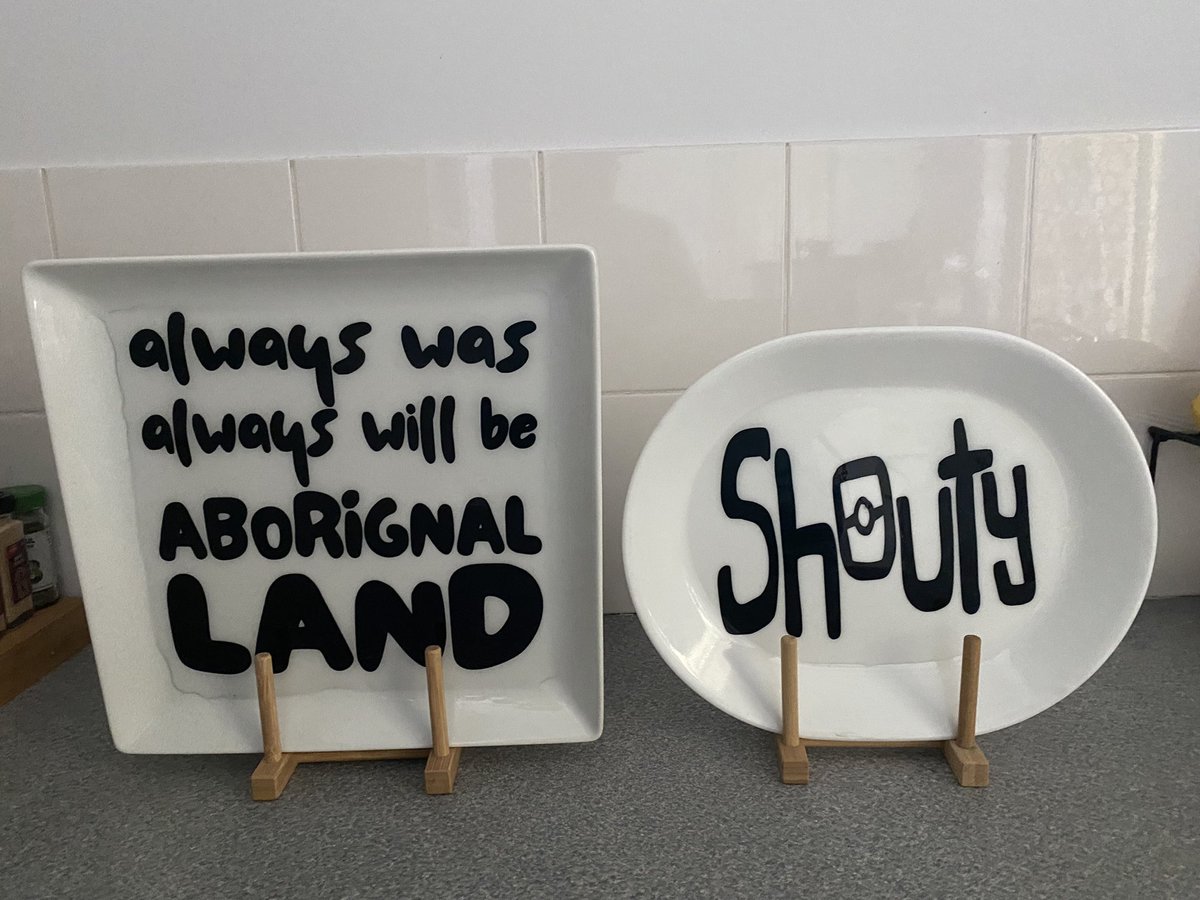 when my pieces dont sell, i get to keep them. ousss ouss. #ShoutyBlackWoman
#SovereigntyNeverCeded
#ChangeTheDate